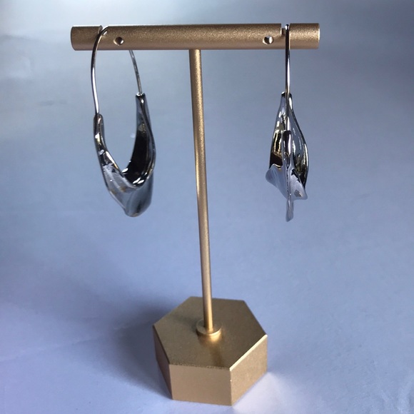 New! Crescent Flower Basket Earrings - Picture 12 of 15